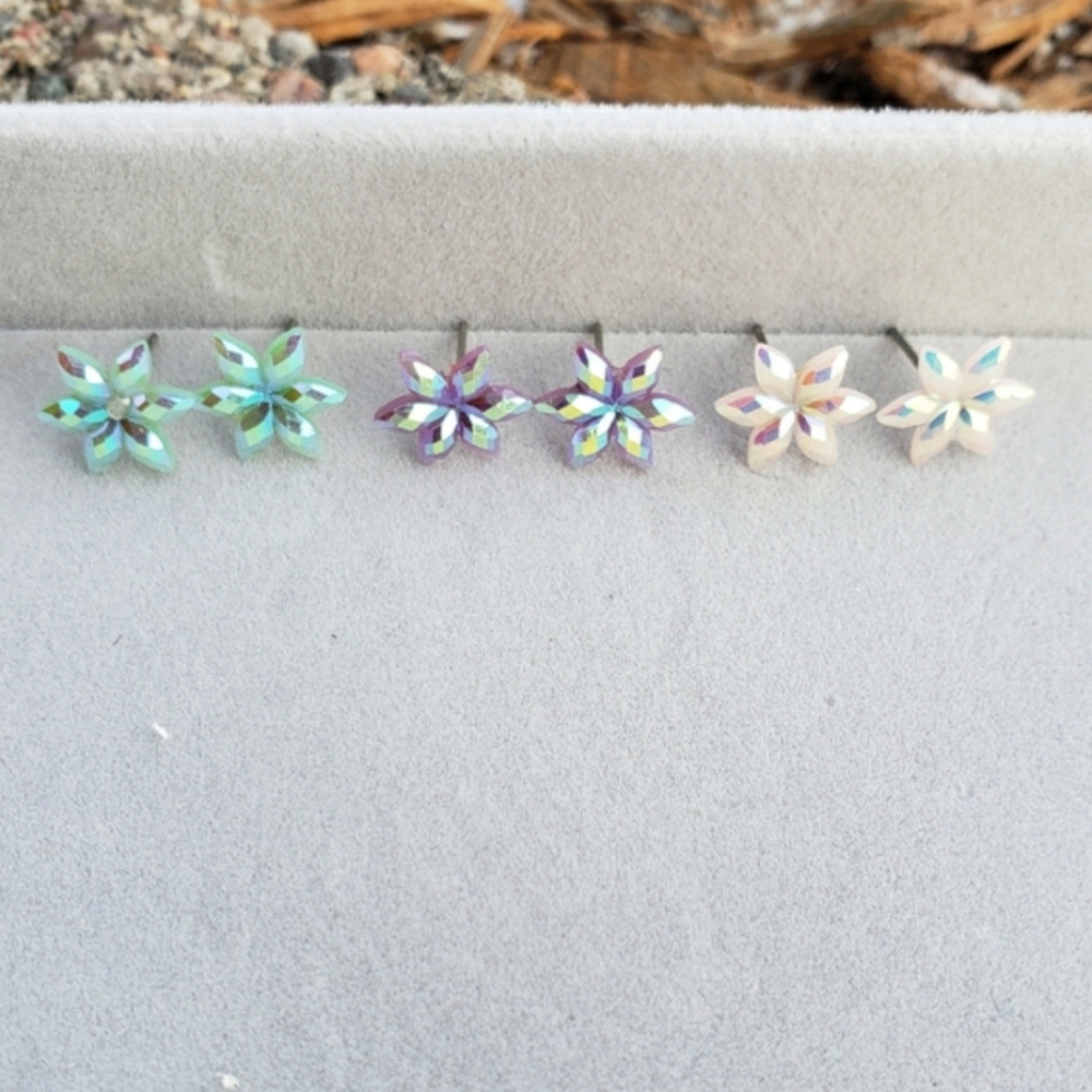 71. Flower stud earrings